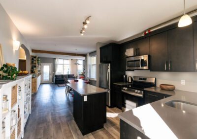 2 bedroom +den – Corner Unit – $529,000