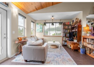 2 bedroom +den with Mountain views – $549,900